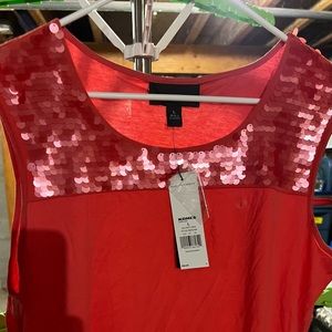 Beautiful salmon color tank